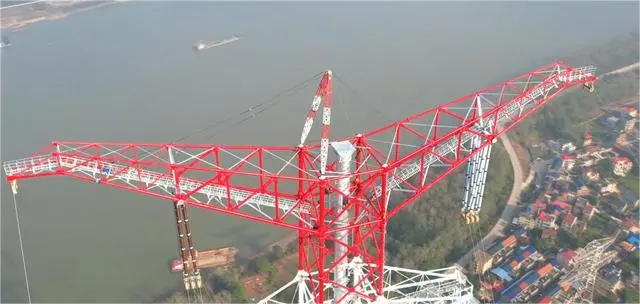 Transformação através do Yangtze: Linha de energia de alta tensão Wuhan-Nanchang atinge novos patamares