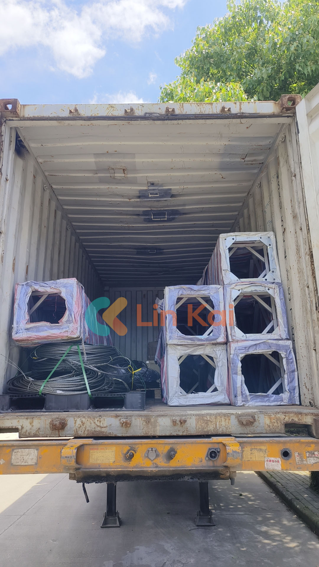 Lingkai Company diversifica mercado de exportação e envia equipamentos de energia elétrica de qualidade para a Malásia
