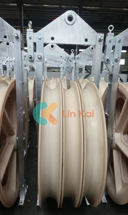 Polias condutoras de nylon de três rodas enviadas para o local do projeto em Xinjiang China
